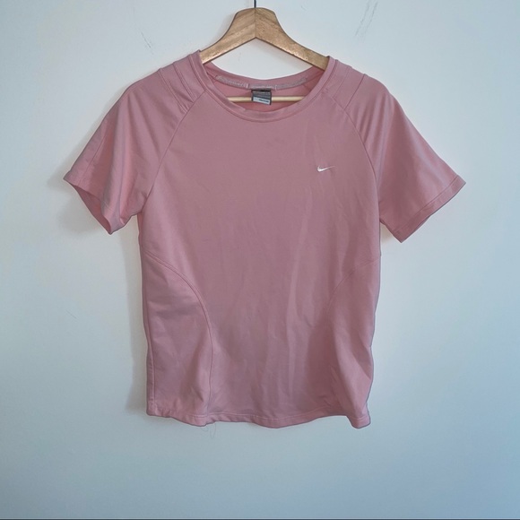 Nike - Pink Workout Top Short Sleeve - Structured - Picture 4 of 4